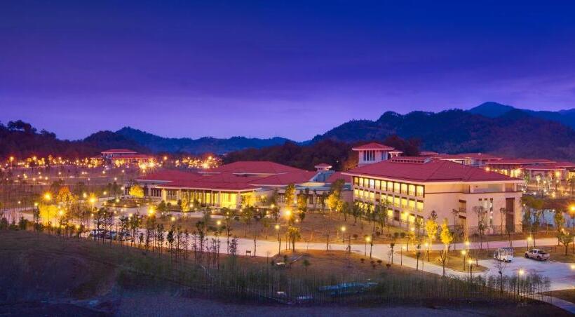 호텔 Dahongpao Resort