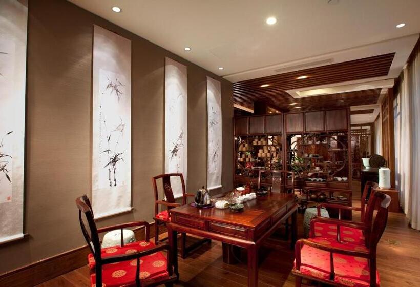 호텔 Dahongpao Resort