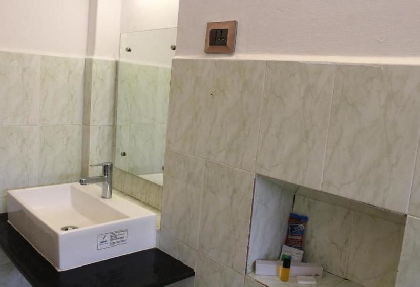 Kaveri Hotel Bed & Breakfast