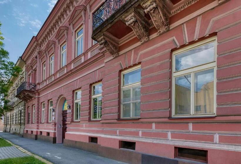 هتل školiace Stredisko Ives