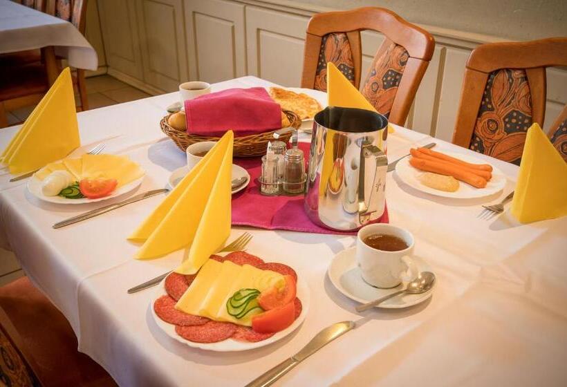 هتل školiace Stredisko Ives