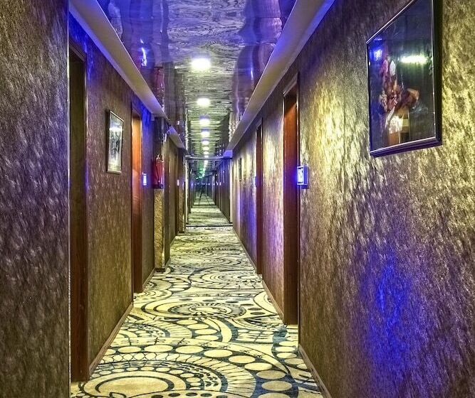 هتل Noorjahan Grand