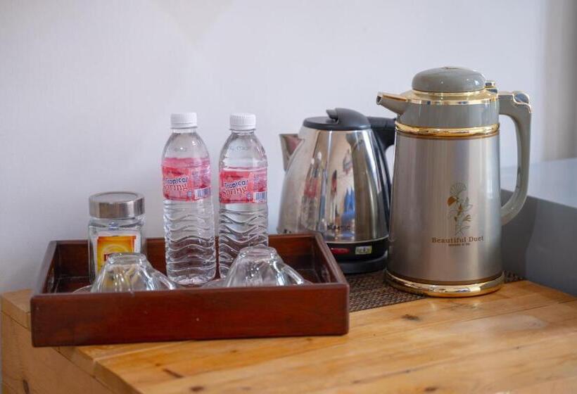 Отель Paretto Seaview