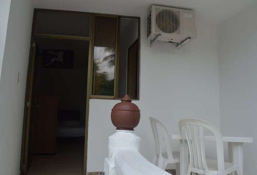 هتل Restaurante Versalles