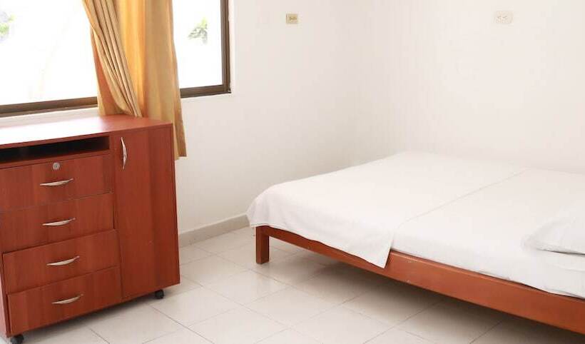 هتل Restaurante Versalles