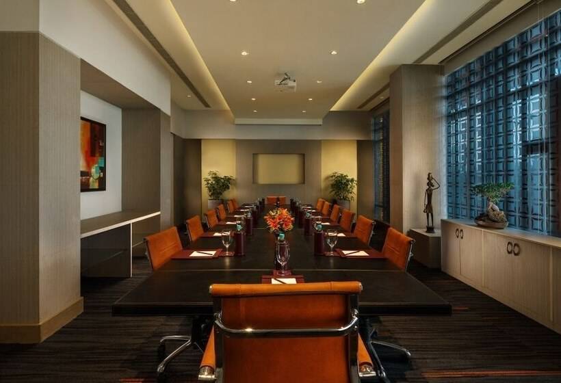 Sandal Suites By Lemon Tree Hotels