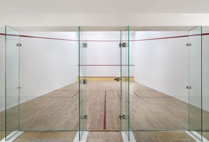 Sandal Suites By Lemon Tree Hotels