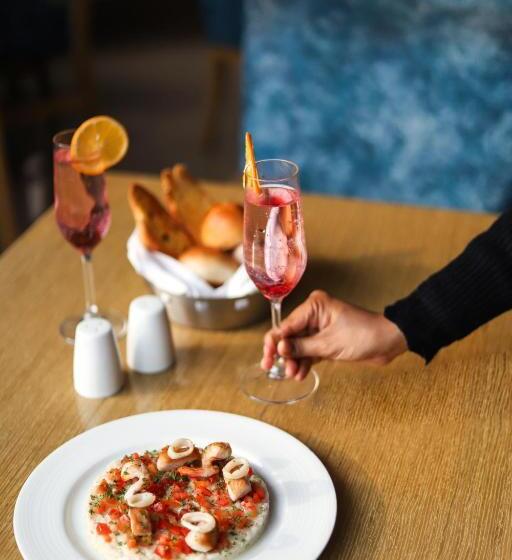 Sandal Suites By Lemon Tree Hotels