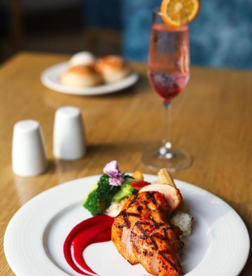 Sandal Suites By Lemon Tree Hotels