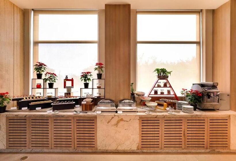 Sandal Suites By Lemon Tree Hotels