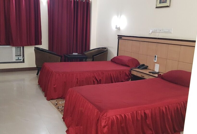 בית מלון כפרי Sriyash Regency