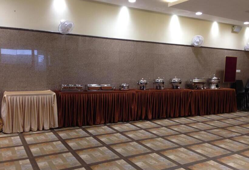 Отель Suriyapriya