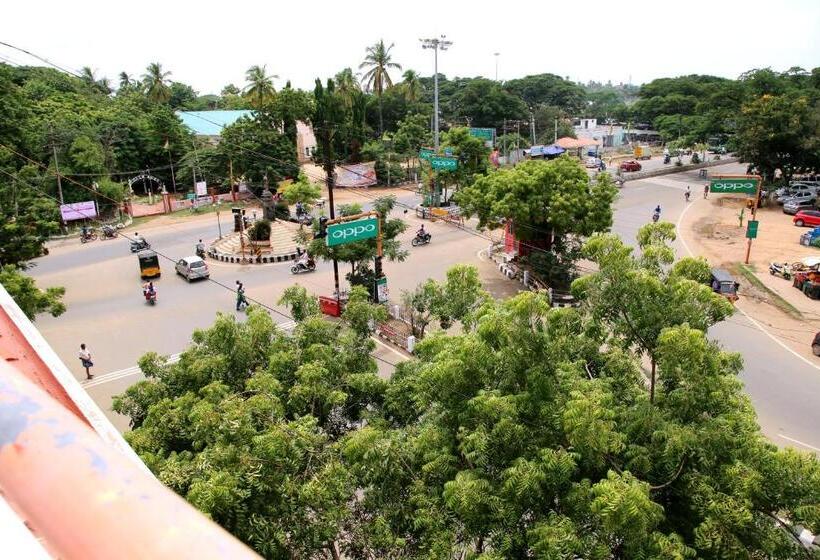 Отель Suriyapriya