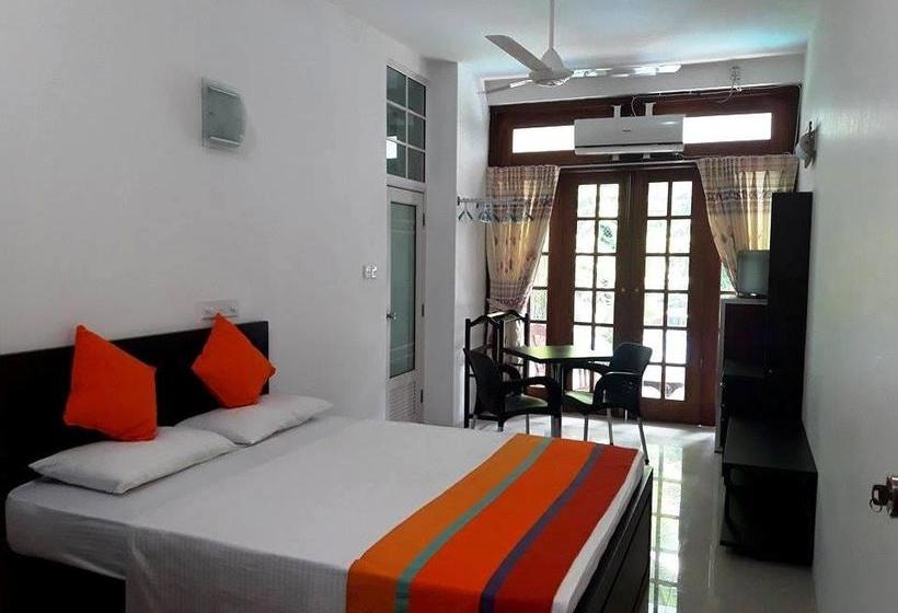 هتل Yoho Taskans Villa