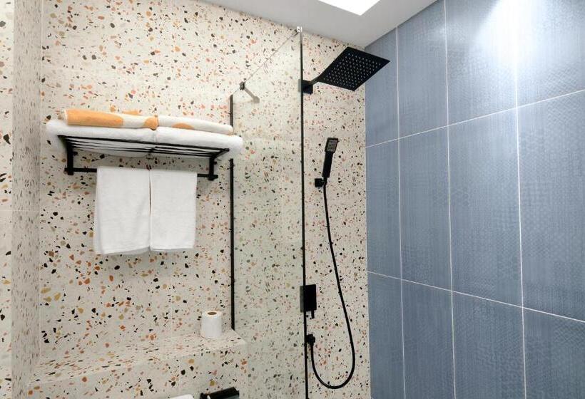 בית מלון כפרי The Granite Luxury