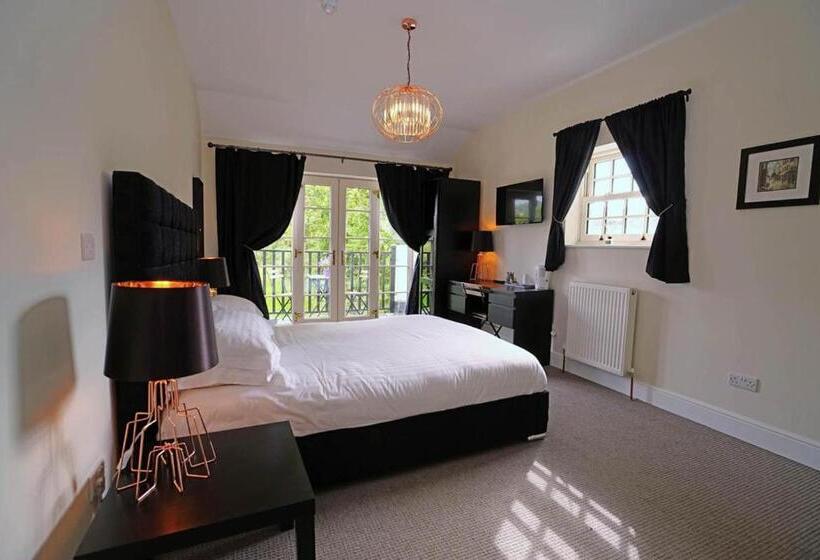 فندق The Greyhound Inn