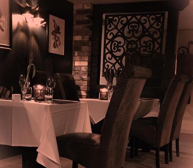 בית מלון כפרי The Greyhound Inn