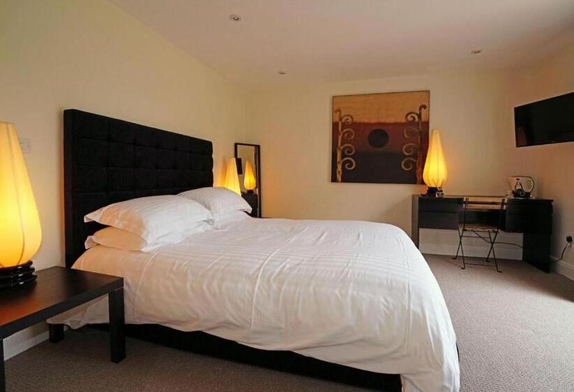 فندق The Greyhound Inn