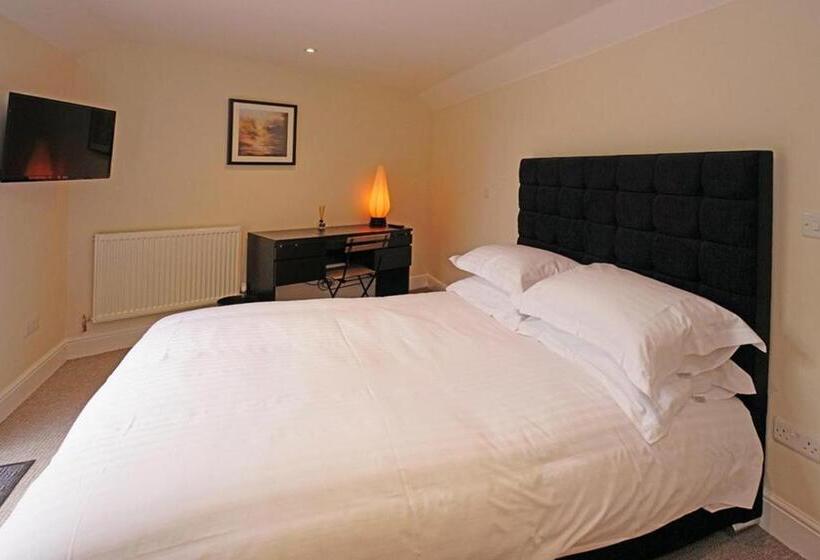 فندق The Greyhound Inn