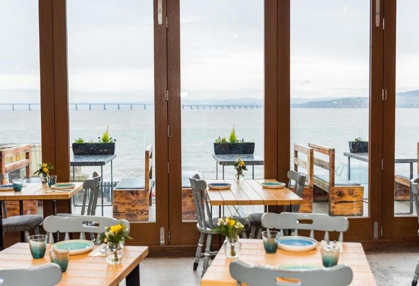 호텔 The Newport Restaurant With Rooms