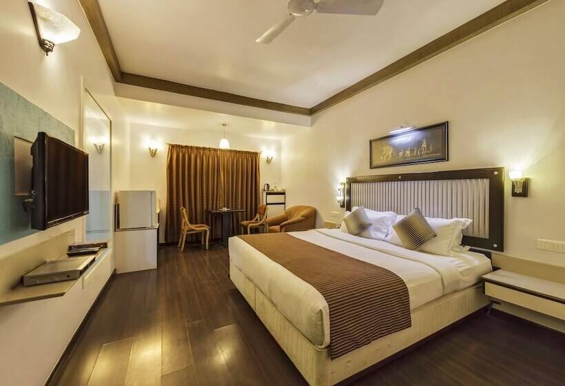 בית מלון כפרי Vrishali Executive