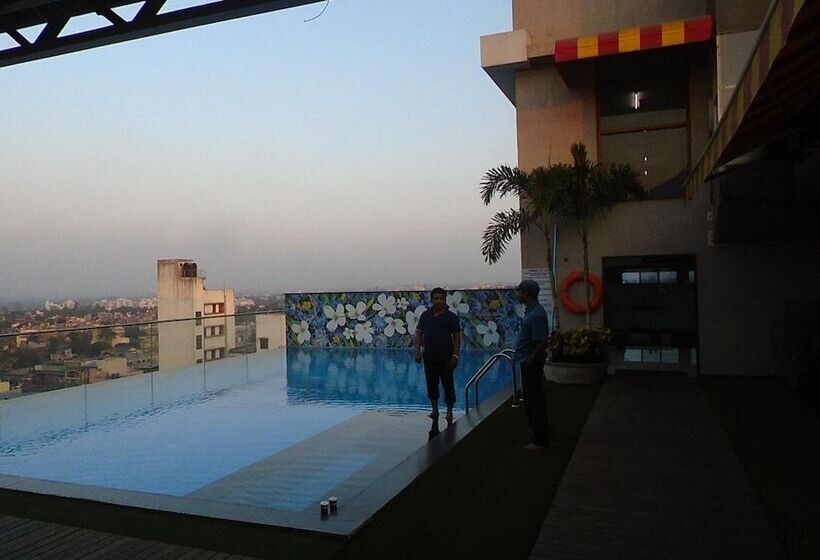 בית מלון כפרי Vrishali Executive