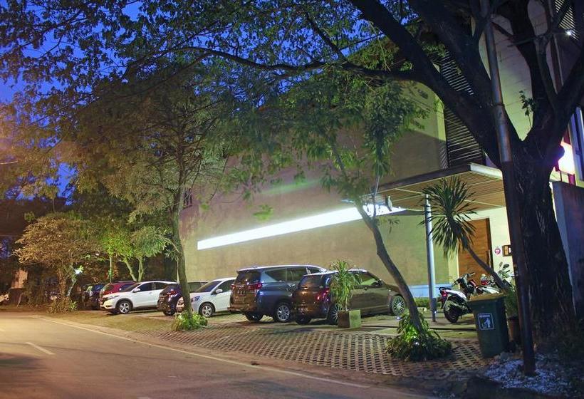 ホテル Zen Rooms Permata 5 Karawaci Syariah