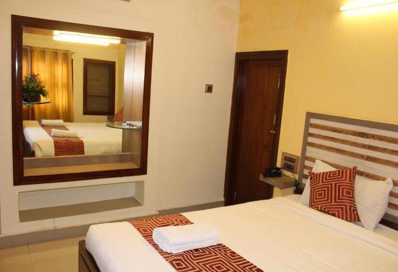 Kaveri Hotel Bed & Breakfast