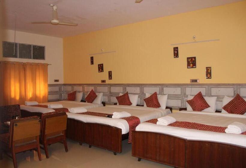 Kaveri Hotel Bed & Breakfast