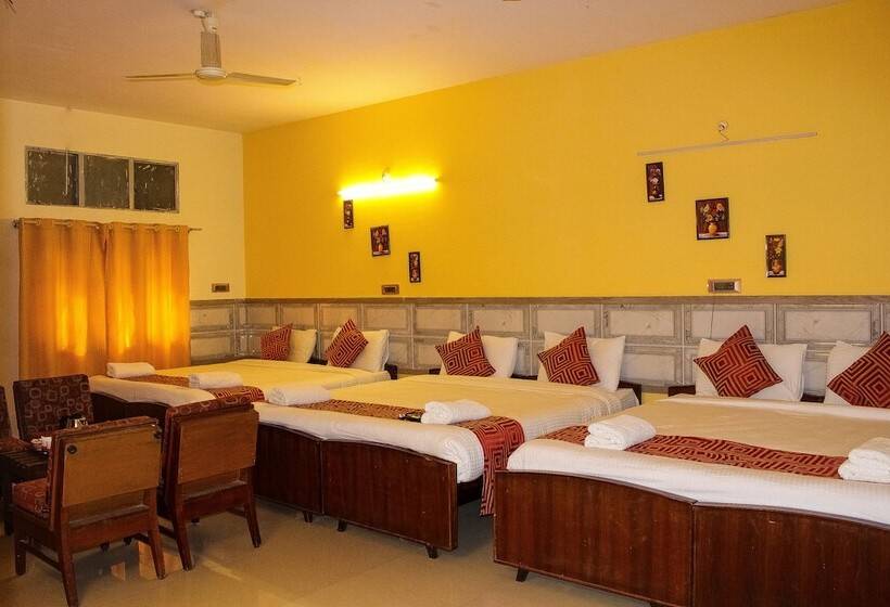 Kaveri Hotel Bed & Breakfast