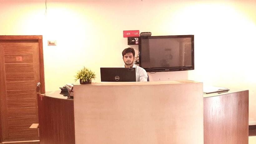 Kaveri Hotel Bed & Breakfast