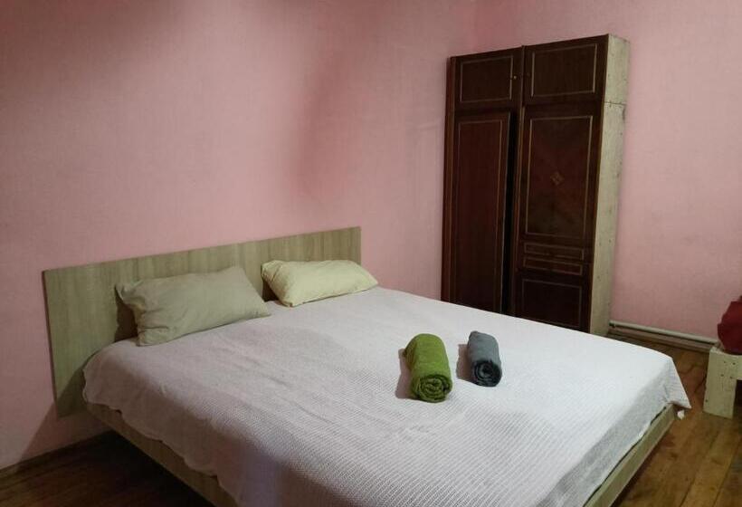 Krone Hostel