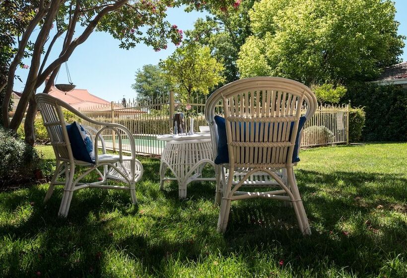 Loloma Bed And Breakfast