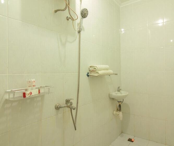 Reddoorz Plus At Hotel Sofia Pangandaran