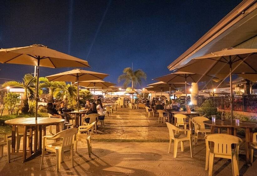 استراحتگاه Cebu Westown Lagoon  South Wing