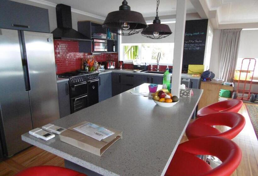 Rosemount B&b By The Sea St Clair