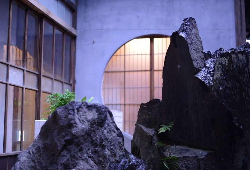 Taketa Ekimae Hostel Cue