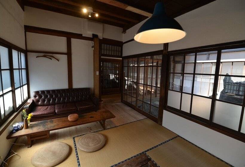 Taketa Ekimae Hostel Cue