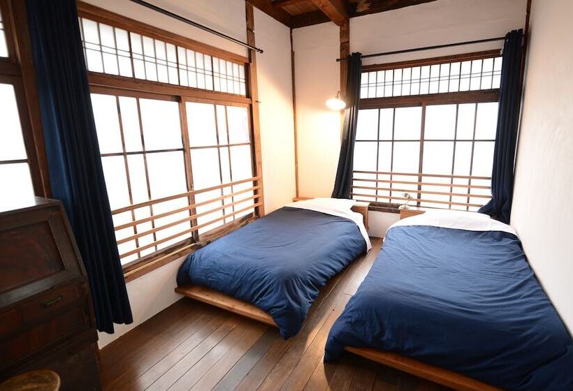 Taketa Ekimae Hostel Cue