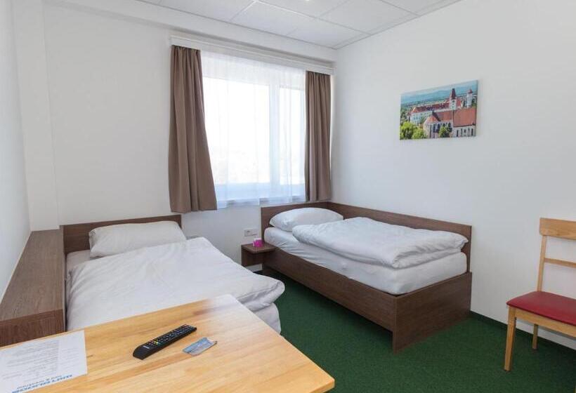 مبيت وإفطار Winbudget Bed&breakfast