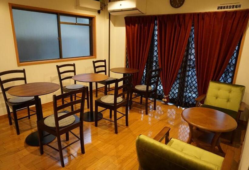 Bigtree Guest House Hostel