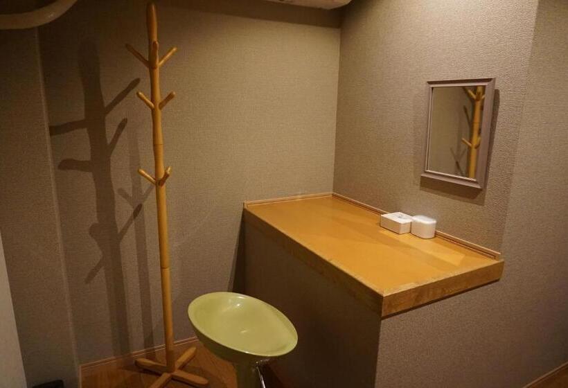 Bigtree Guest House Hostel