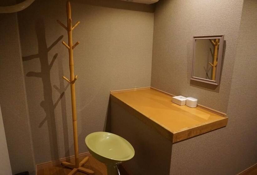 Bigtree Guest House Hostel