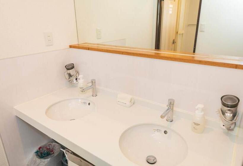 Bigtree Guest House Hostel