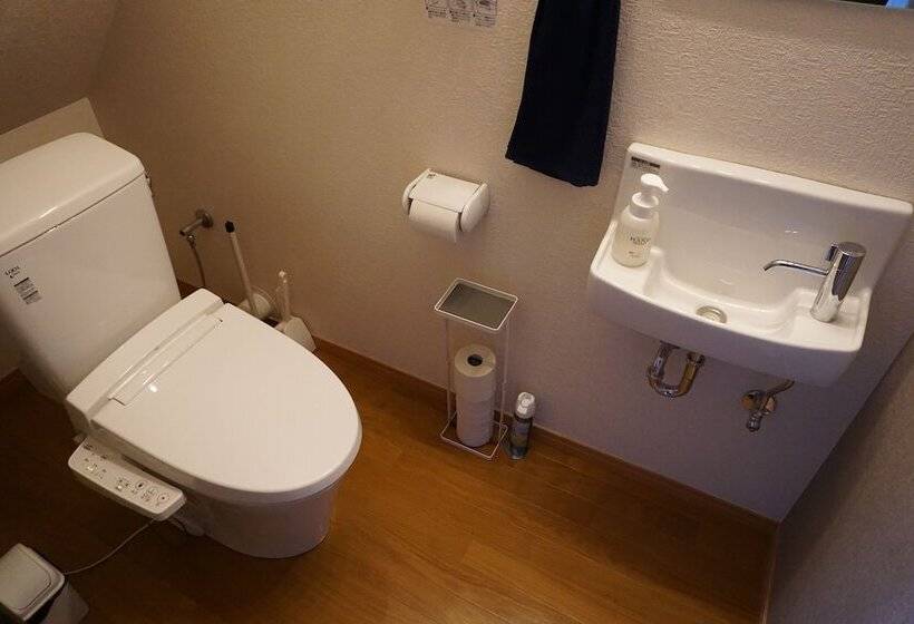 Bigtree Guest House Hostel