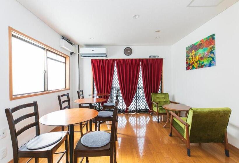 Bigtree Guest House Hostel