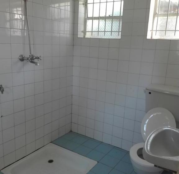 هاستل Sunbird Backpackers