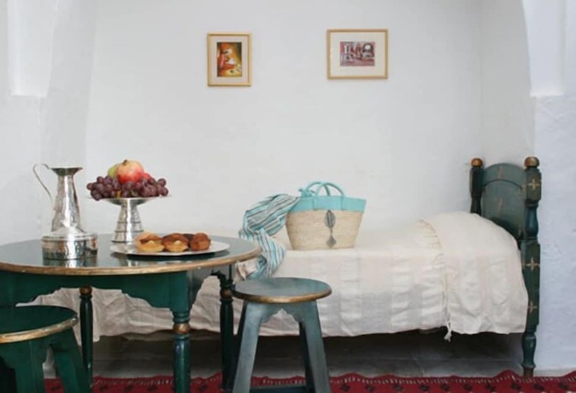 تختخواب و صبحانه Bou Fares