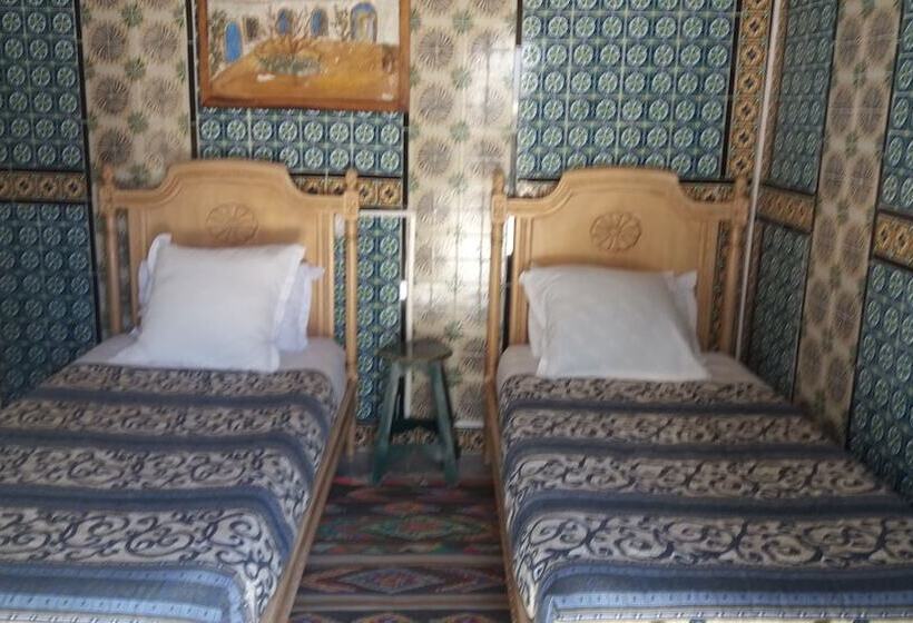 تختخواب و صبحانه Bou Fares