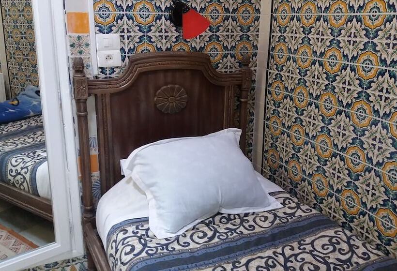 تختخواب و صبحانه Bou Fares